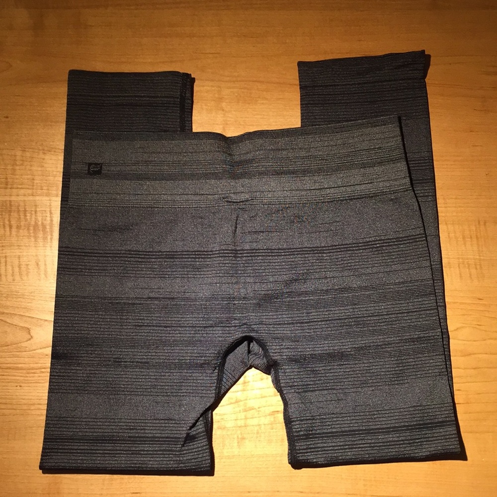 Fabletics gray seamless lurex capri tights (Lara)